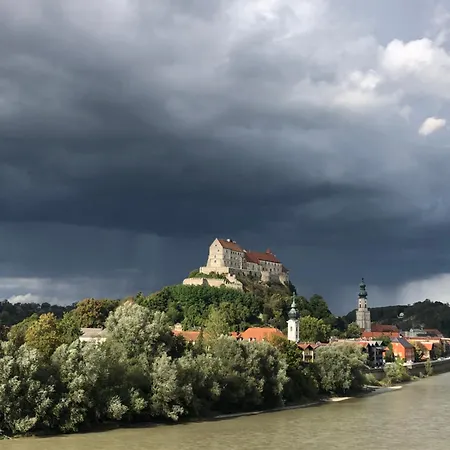Gemuetliches Zuhause Ueber Den Daechern Der Altstadt Apartment Burghausen